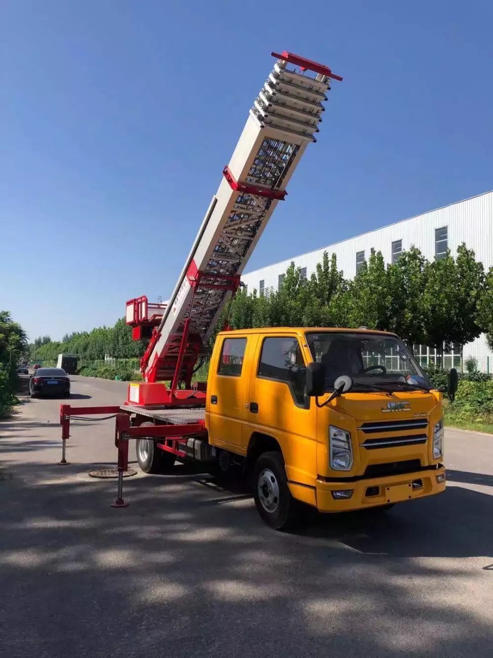 北湖附近的云梯车出租服务：轻松解决高空作业需求