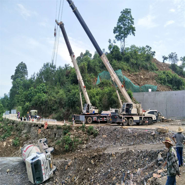 北湖汽车掉沟里叫吊车救援要多少钱