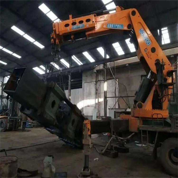 北湖130吨折臂吊车出租吊机租赁附近电话